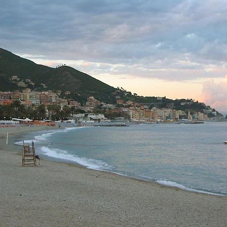 Quiete Ad Un Passo Dal Mare Apartment Албисола Супериоре Екстериор снимка